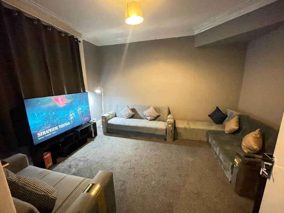 30 Percent Off Weekly Stays - 6 Bedroom House - 11 Beds Блэкпул Экстерьер фото