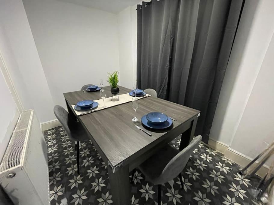 30 Percent Off Weekly Stays - 6 Bedroom House - 11 Beds Блэкпул Экстерьер фото