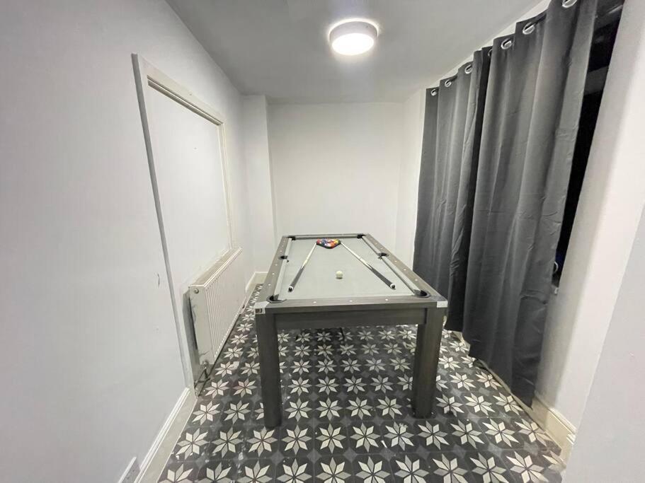 30 Percent Off Weekly Stays - 6 Bedroom House - 11 Beds Блэкпул Экстерьер фото