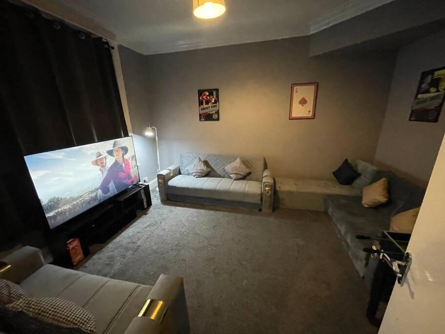 30 Percent Off Weekly Stays - 6 Bedroom House - 11 Beds Блэкпул Экстерьер фото