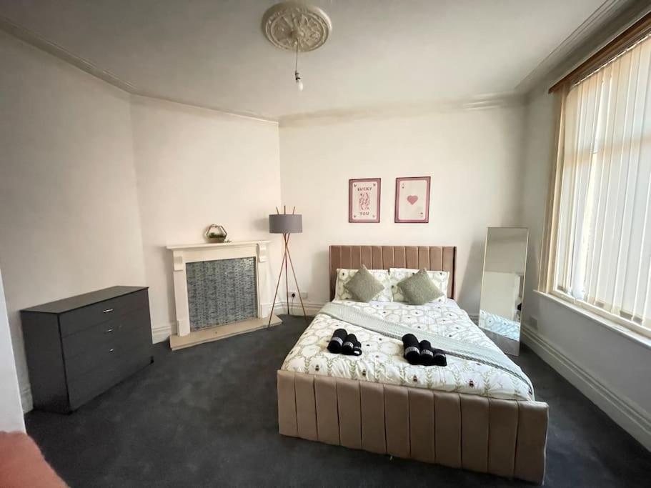 30 Percent Off Weekly Stays - 6 Bedroom House - 11 Beds Блэкпул Экстерьер фото
